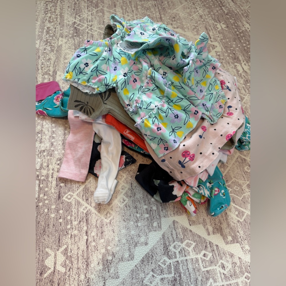 Bundle of Baby Girl 0-3M Clothes